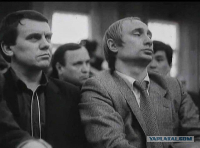 Штаб Навального призвал собраться на Манежной площади