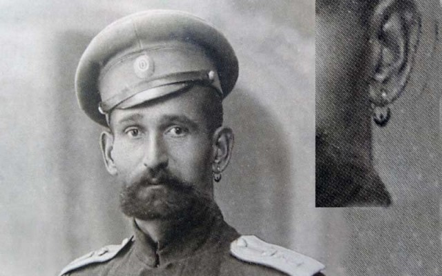 "Да это же шутка былаааа..." Суровые уральские преподавательницы поменяли отметку студенту с зелёными волосами