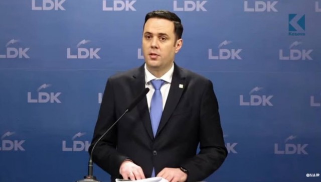 Вучич заявил, что полиция Косово начнет операцию на севере края ночью