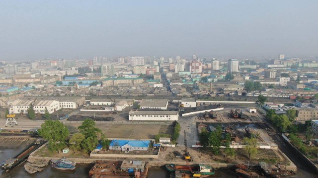 Пользователь Reddit завёл дрон на территорию Северной Кореи и снял жизнь приграничного города