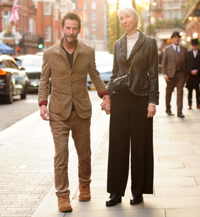 Этот человек улыбается