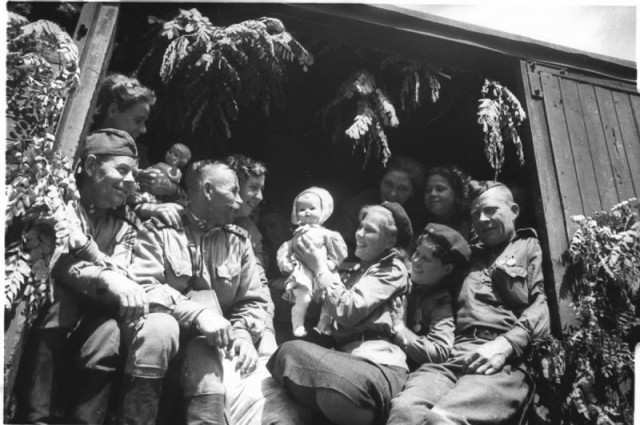 Великая Отечественная в фотографиях - 17