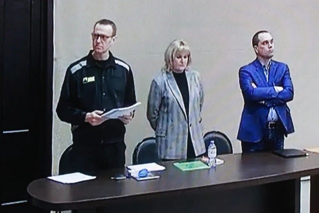 Признан виновным. Суд начал выносить приговор Навальному по делу о мошенничестве