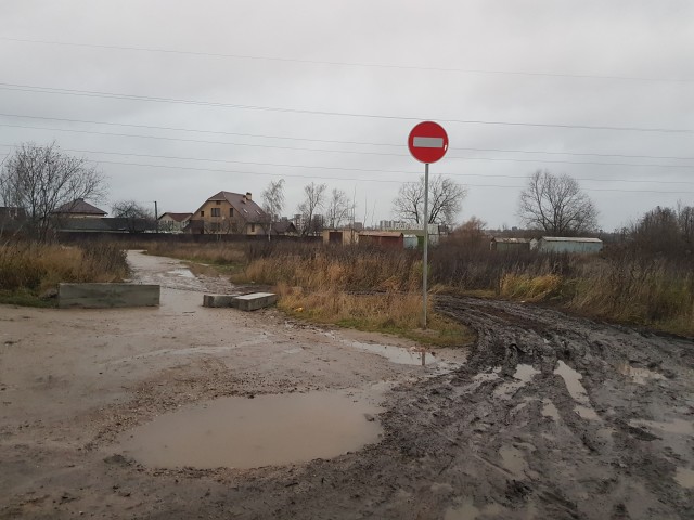 - Зачем брать ипотеку, когда теща одна в трешке? Разменяйтесь и хватит нам на однушку, - не успокаивается муж