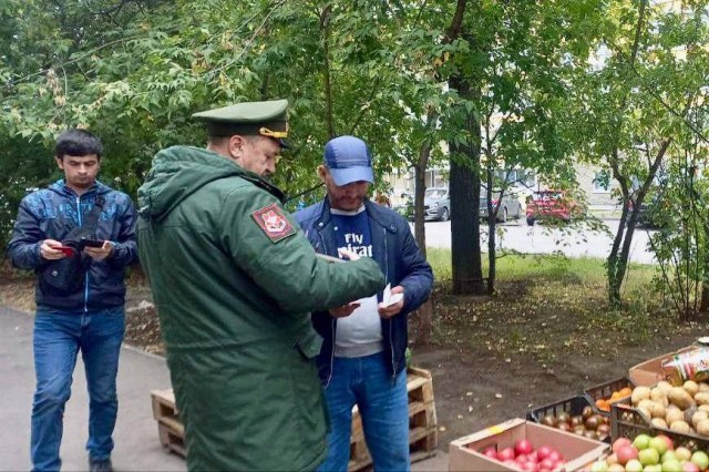 В Перми получившим российское гражданство иностранцам помогают встать на воинский учёт