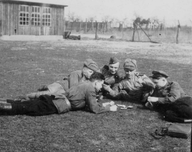 Фотографии из окопа 1942-1945г. Война глазами солдата через камеру "Лейка".