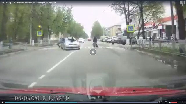 В Обнинске автомобиль сбил парня с девушкой