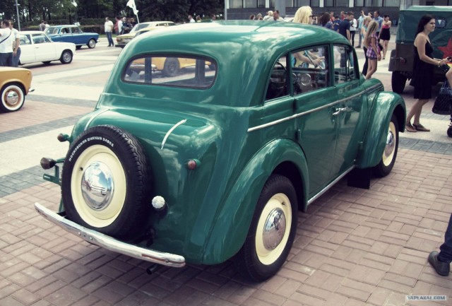 Выставка ретро автомобилей