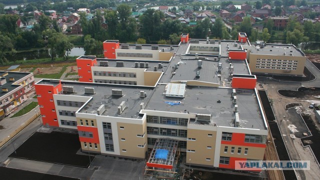 Ученики Carmel High School (штат Индиана) показали свою школу