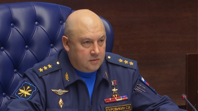 Генерал Суровикин освобожден от должности командующего ВКС России
