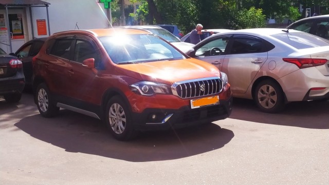 Три тополя на парковке
