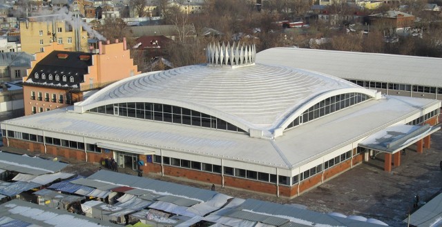 Уникальное сооружение Челябинска: торговый центр с "парящим" куполом