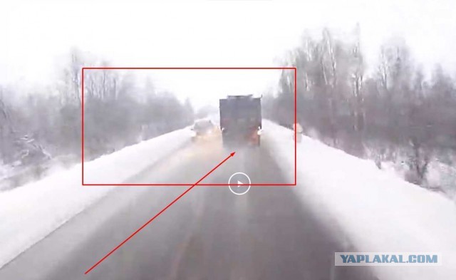 DAF обогнал МАЗ и ударил по тормозам