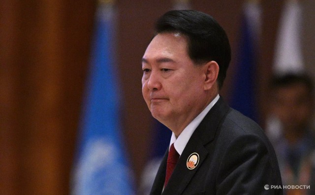 Конституционный суд отстранил Президента от должности!