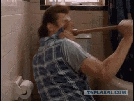 Тётя с нарощенными ресницами и бровями негодует