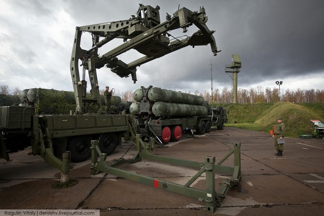 Зенитно-ракетная система С-400 "Триумф"