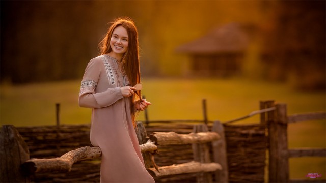 И рыжею девчонкой, теплую ото сна, В озябший мир привет весна