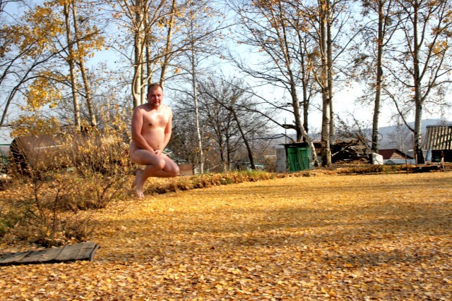 Осень наступила, падают листы