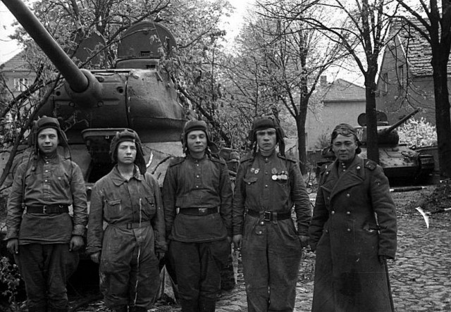16 апреля 1945 года началась Берлинская наступательная операция советских войск