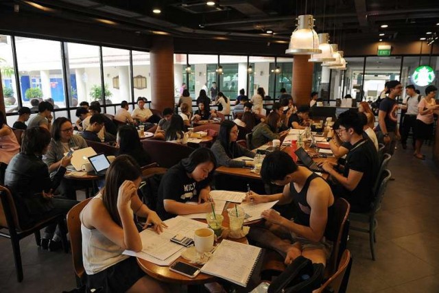 Сеть кофеен Starbucks полностью уходит из России