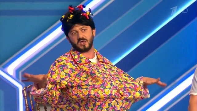 Москвича оштрафовали по статье о «пропаганде ЛГБТ» за фото с переодетыми в женскую одежду участниками группы Queen