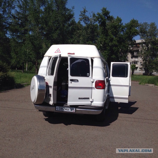 продам монстра Dodge Ram Van, 1996 год