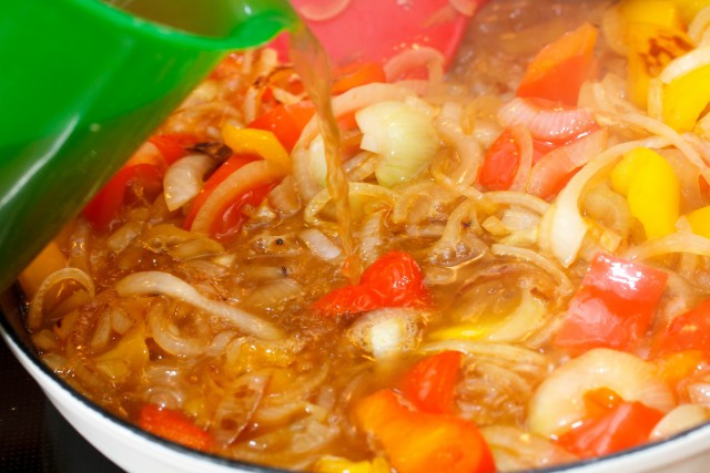 Соус для шашлыка, барбекю или просто ложкой.