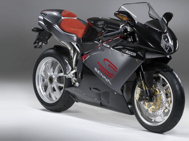 Забытый владельцем: новый Ducati 996R в заводском ящике