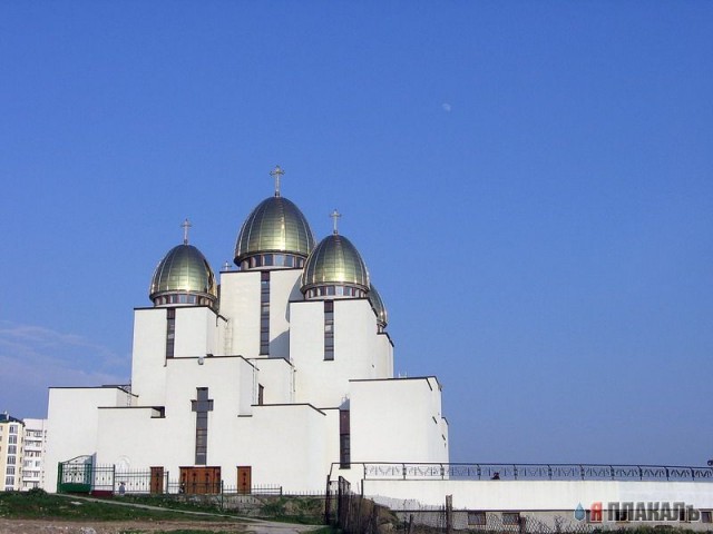 Церкви.