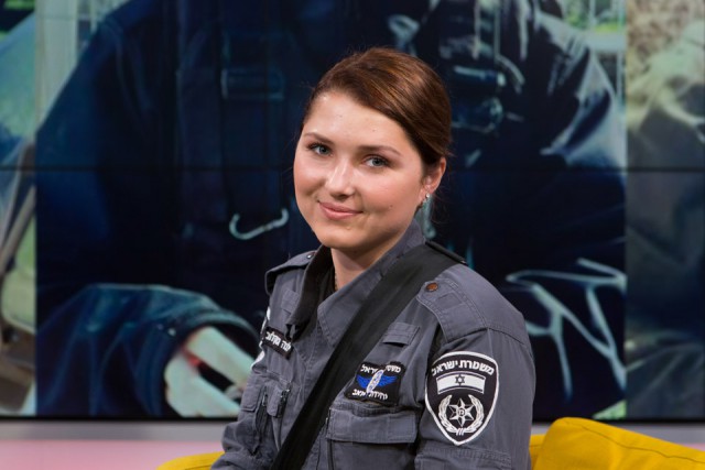 Неизвестная героиня: Лена Гнездилова ликвидировала террориста и пошла служить в полицию