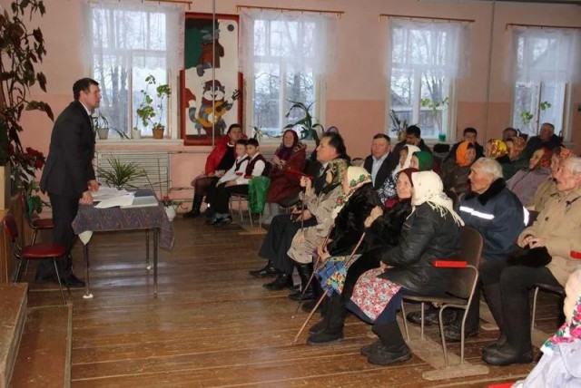Народ учится говорить...