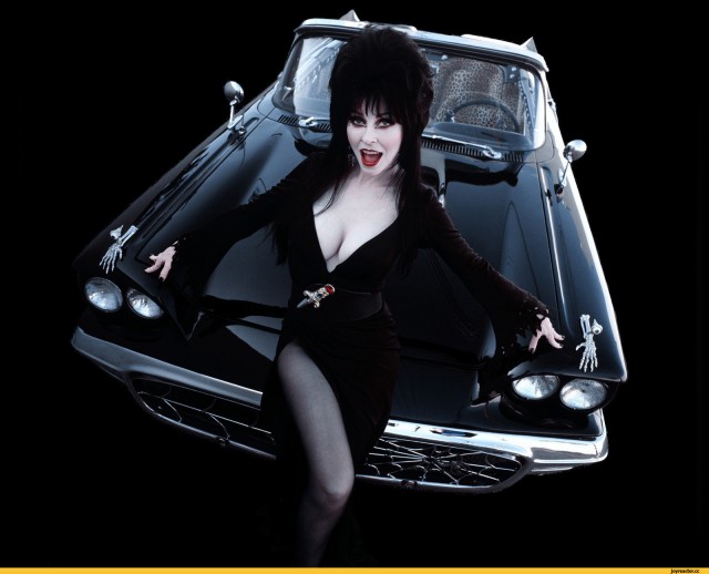 20 самых сексапильно одетых киногероинь