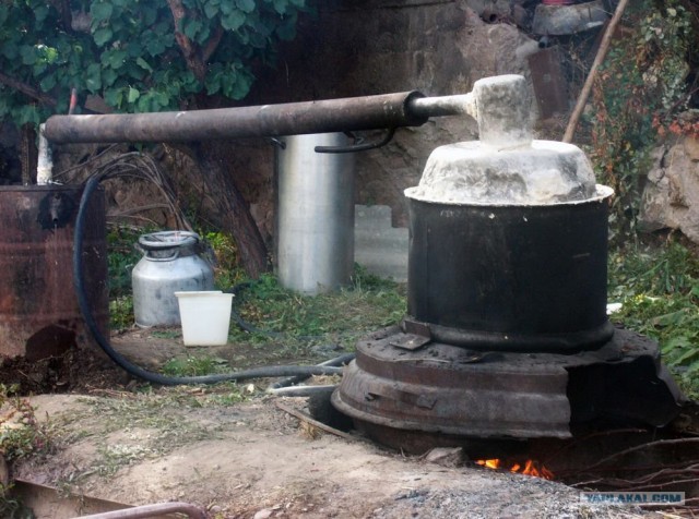 Пачка сигарет из натурального развесного табака стоит всего 36 рублей.