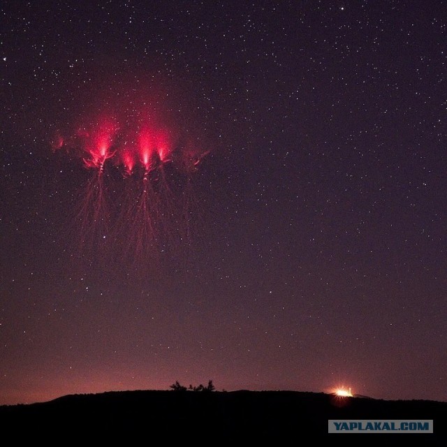Пятно в небе. Что-то странное увидели в небе жители на севере Китая