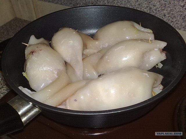 Фаршированный кальмар по Дженибековски.