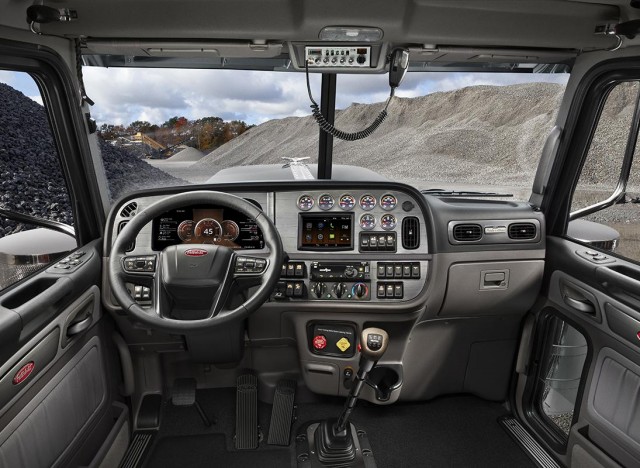 Почему американский тягач Kenworth W900 выпускается с 1961 года и по сей день?