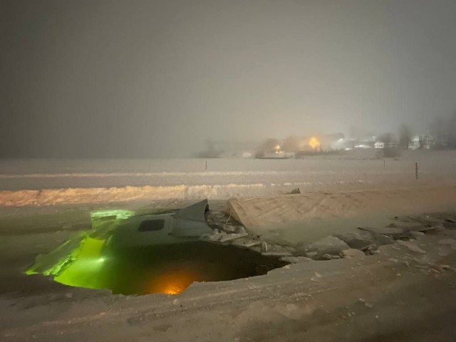 Фура ушла под воду в Бирске на Белой