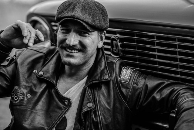 Александр Устюгов – герою так трудно найти героиню