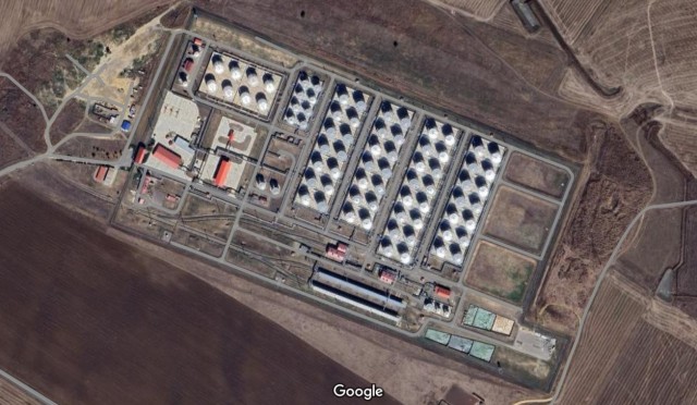 В Ростовской области четвертые сутки тушат загоревшуюся нефтебазу
