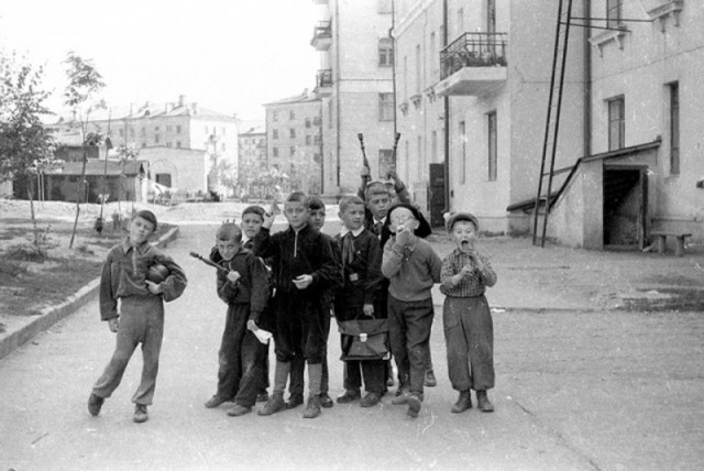 Советские люди в 1960-х годах. Часть третья