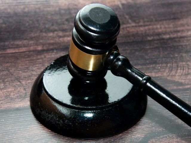 Дагестанок оштрафовали на 4 млн руб. за чашку кофе, сваренную над Вечным огнем