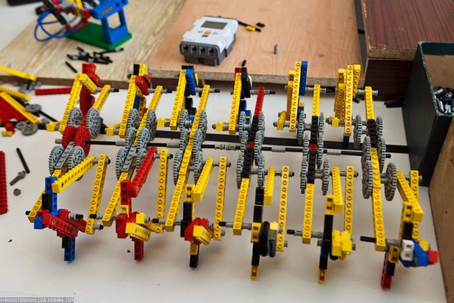 «Школа» Лего-роботов