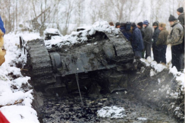 Раскопки огнеметного танка ОТ-34/76
