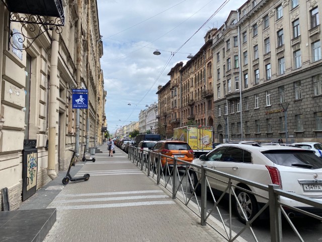 Месяц живу в коммуналке в центре Питера. Честно рассказываю, каково здесь на самом деле