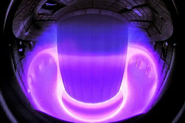 Китайский термоядерный реактор сумел удержать высокотемпературный слой плазмы в течение 403 секунд