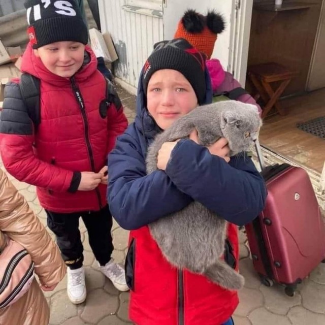Там, в этой коробочке, что-то твое...