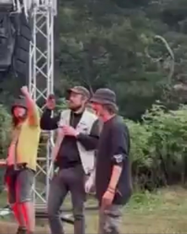 Шёл второй день Грушинского фестиваля...