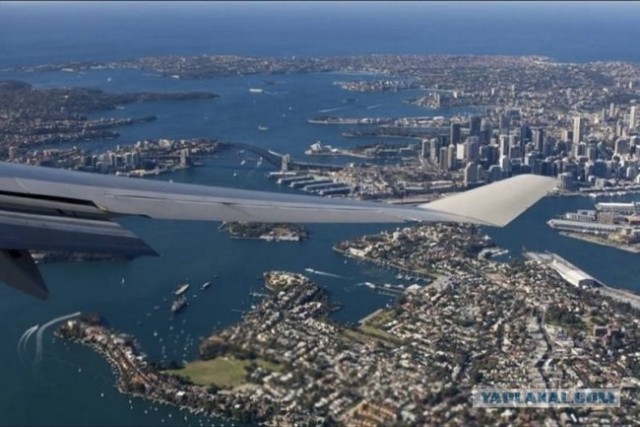 Под крылом самолета