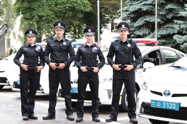 В Киеве представили новых патрульных