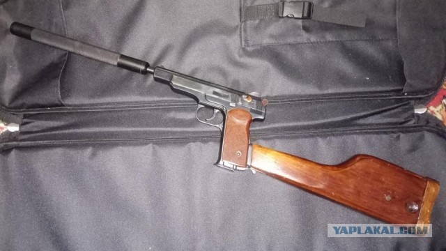 Бойцы ОМОН нашли в доме многодетной семьи автоматы, гранаты и бронежилеты ФСБ